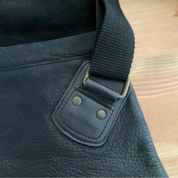 French Connection Black Leather Messenger Bag Adjustable Strap Unisex - Picture 4 of 15